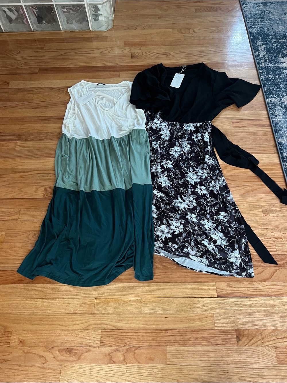 Two Bloom chic dresses - Picture 4 of 4
